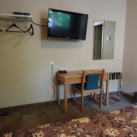 Lake-Vu Motel Kenora Bagian luar foto