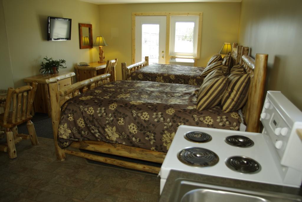 Lake-Vu Motel Kenora Bagian luar foto