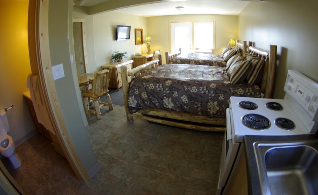 Lake-Vu Motel Kenora Bagian luar foto