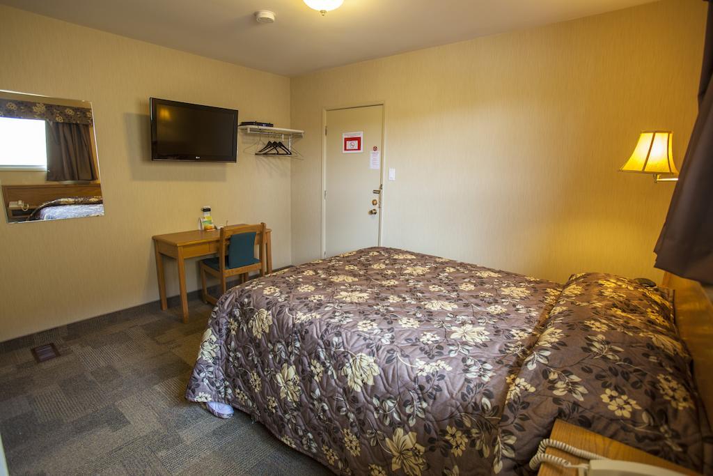 Lake-Vu Motel Kenora Bagian luar foto