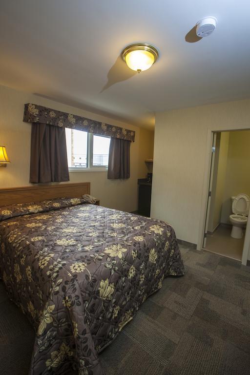 Lake-Vu Motel Kenora Bagian luar foto
